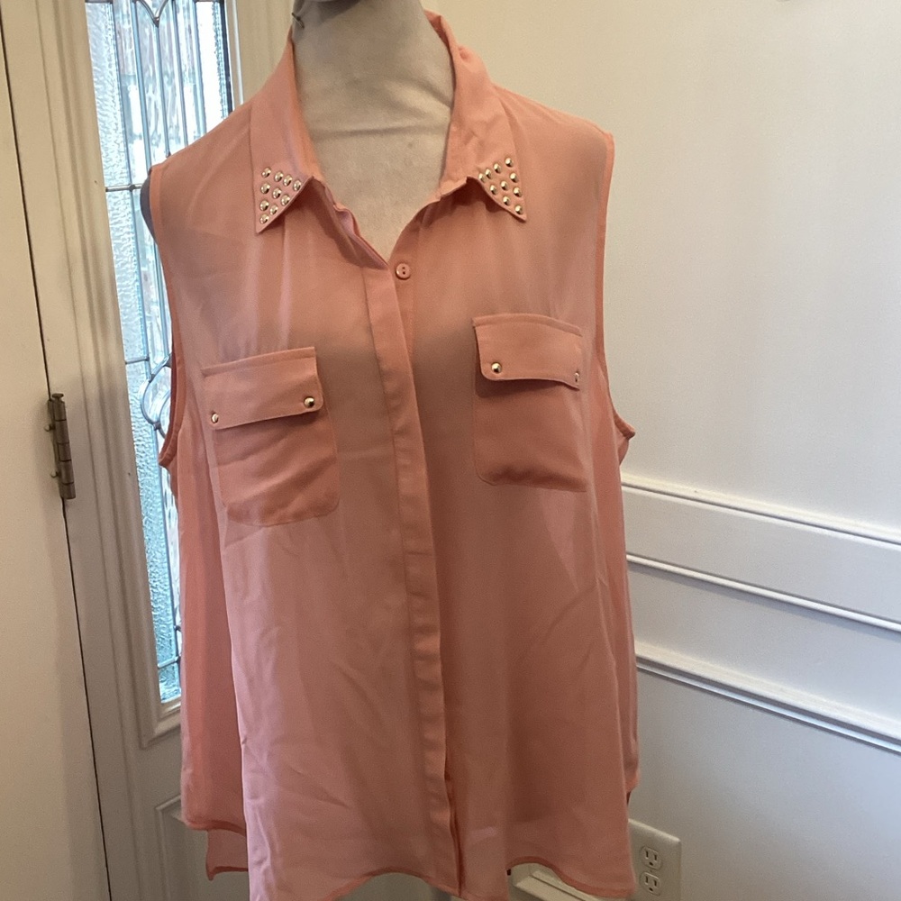 Zenobia Peach Stud-Collar Light Pink Sleeveless Chiffon Blouse